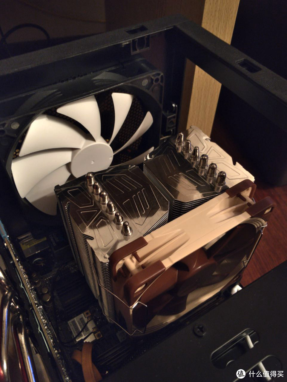 JONSBO 乔思伯（伪）ITX新机箱W1 开箱&两年后的风扇更换