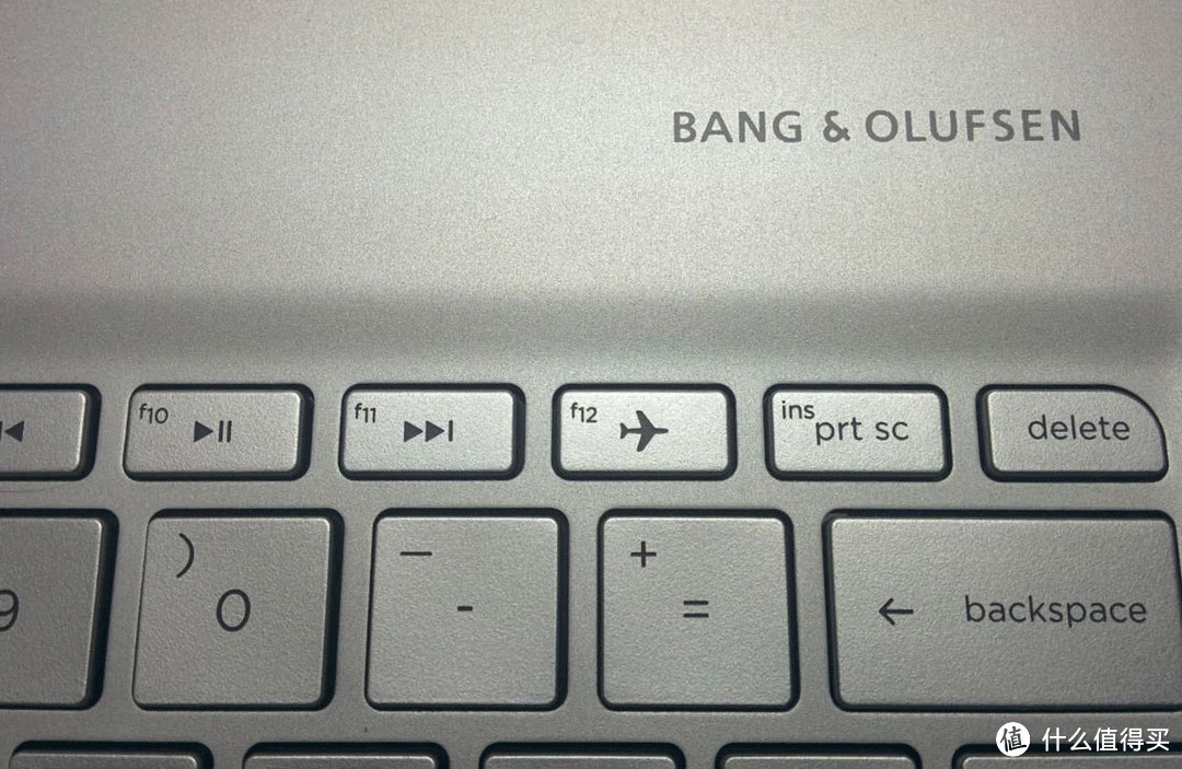 键盘以及Bang&Olufsen logo