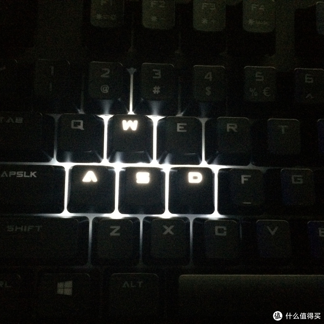 没错我就是跟风狗 — CoolerMaster 酷冷至尊 极光 茶轴 游戏机械键盘 开箱