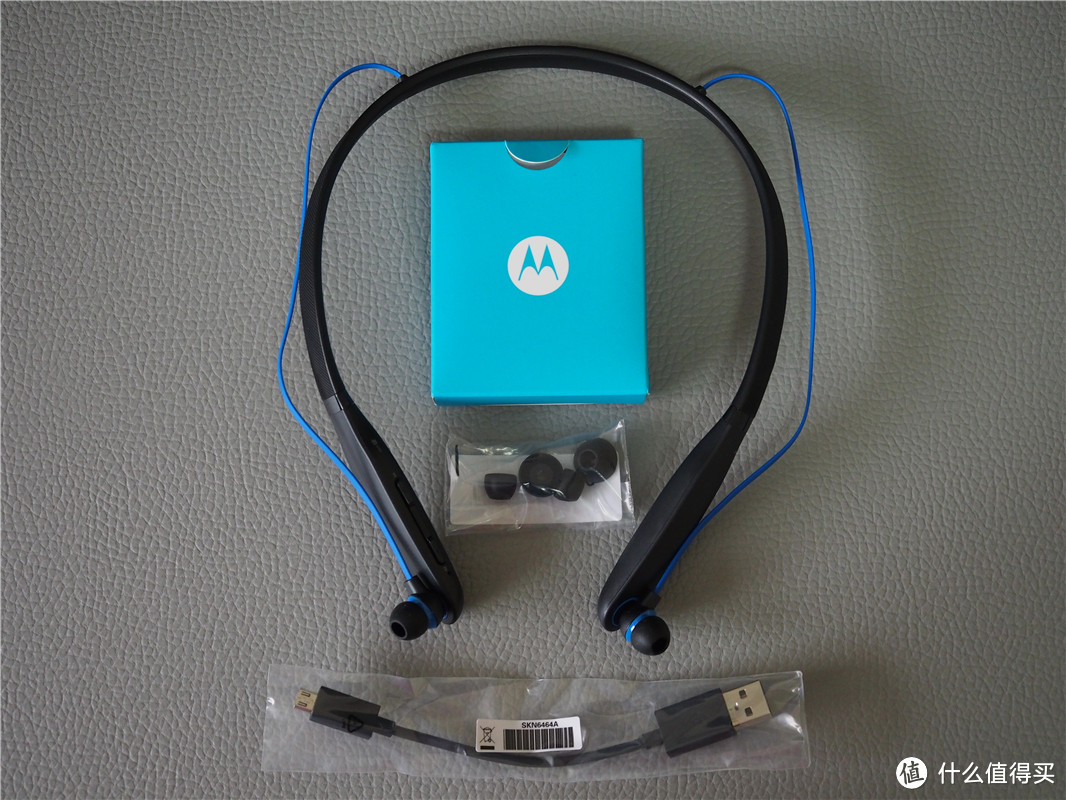 #本站首晒# 开始无线精彩：MOTOROLA 摩托罗拉 Surround220 双声道无线蓝牙耳机