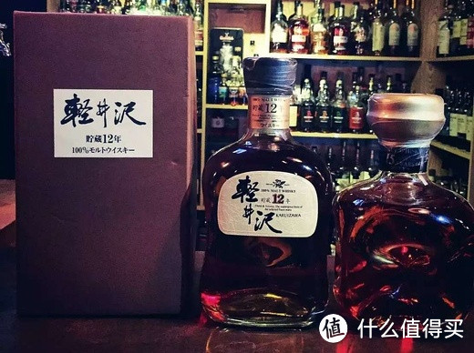 用桶、酒杯、酒吧