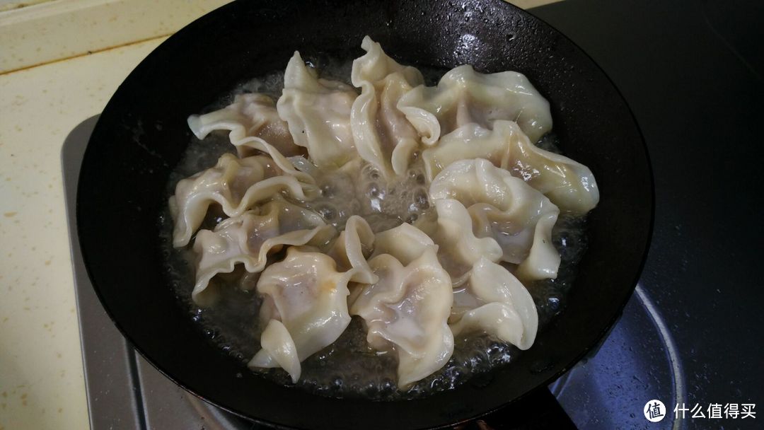 蕾丝~~~~~~~~煎饺（别名：雪花煎饺）