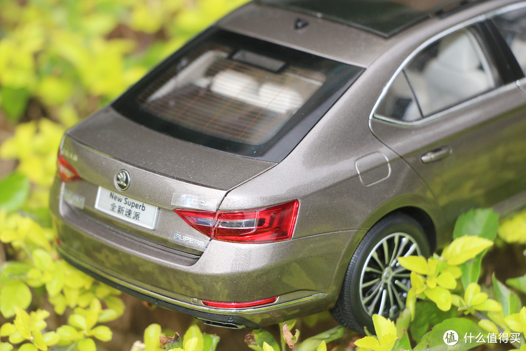 #本站首晒# 上海大众 SKODA SUPERB 1:18 汽车模型（文末彩蛋）