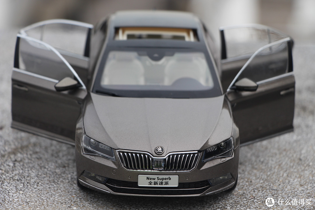 #本站首晒# 上海大众 SKODA SUPERB 1:18 汽车模型（文末彩蛋）