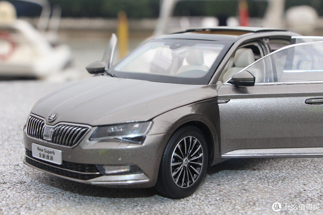 #本站首晒# 上海大众 SKODA SUPERB 1:18 汽车模型（文末彩蛋）