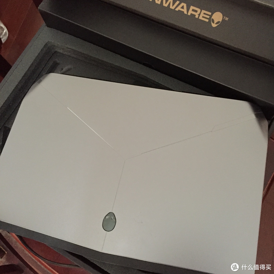 游戏妹纸的新宠：新蛋直邮入 Alienware 外星人 AW15R2 15.6寸 笔记本 加换SSD