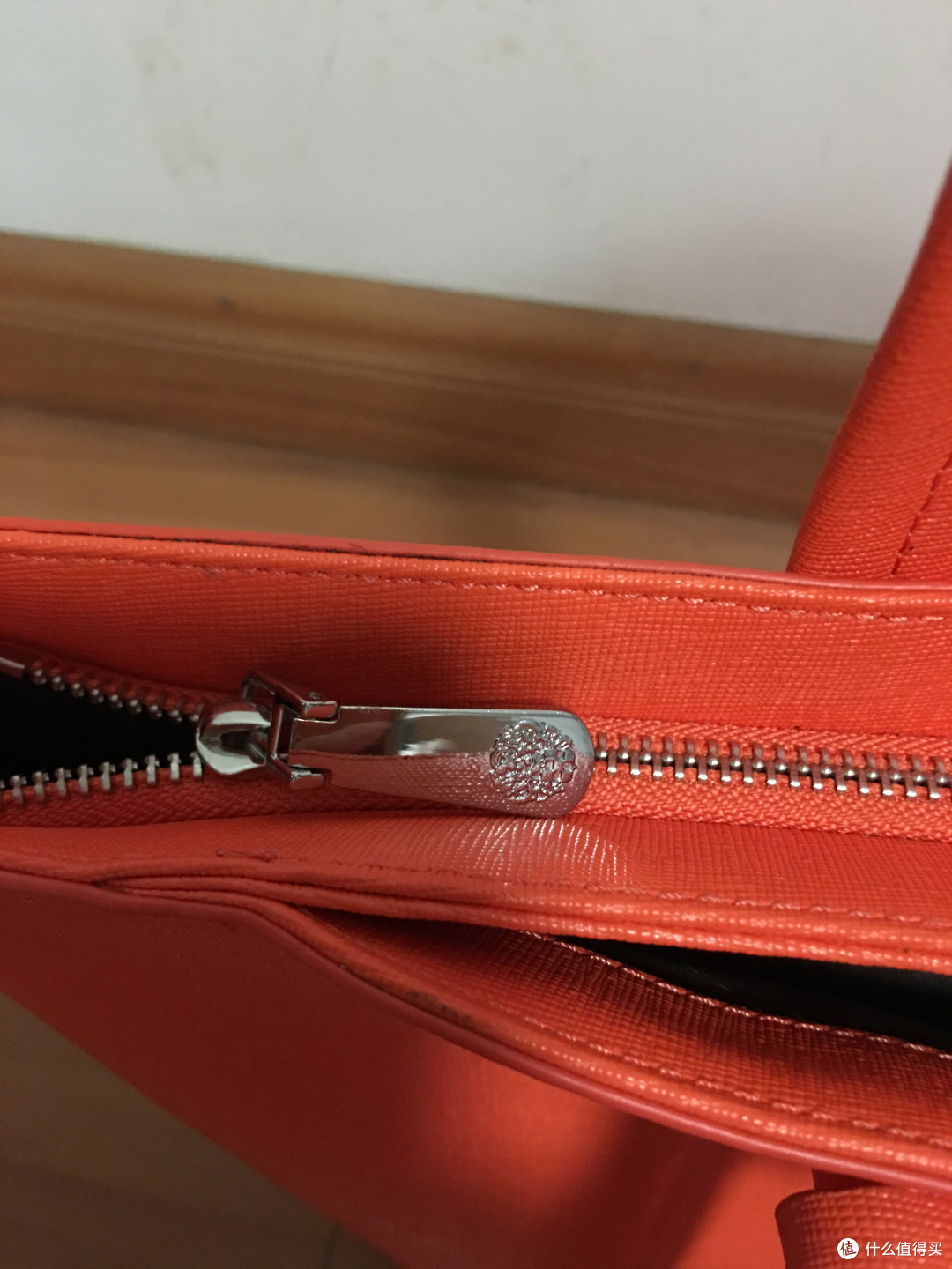 VINCE CAMUTO Leila Small 女士手提包