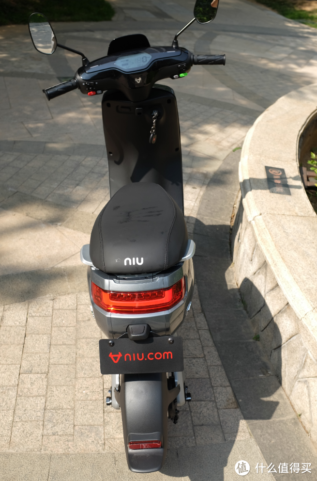 初生牛犊不怕虎 —— 小牛 m1c 电动车 小评