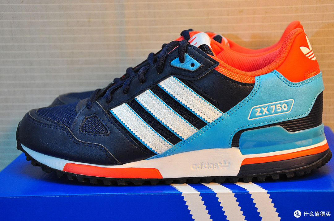 本站首晒# 二言不合还露腿 — nike roshe flyknit & adidas zx750