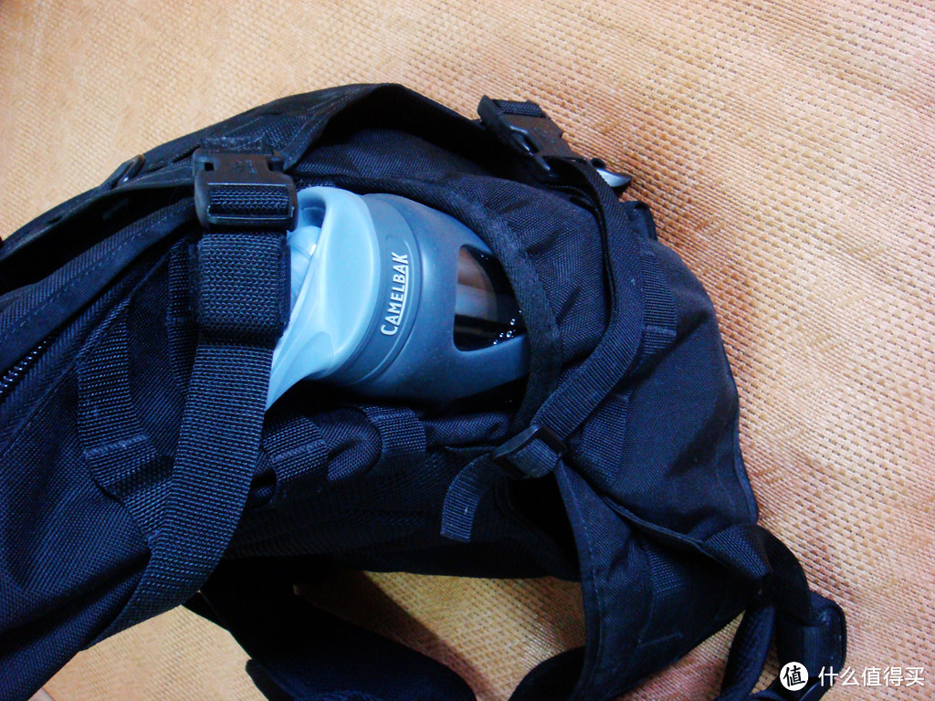 Camelbak 驼峰 法漩涡运动玻璃水瓶 开箱