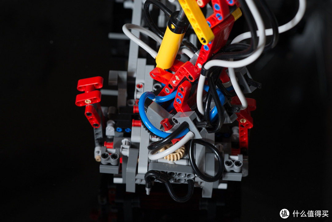 乐高 LEGO 42043 MOC-4946 Mercedes Benz Zetros拼装过程分享