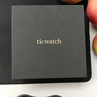 Ticwatch2智能手表使用评测(做工|佩戴|系统|续航|充电)