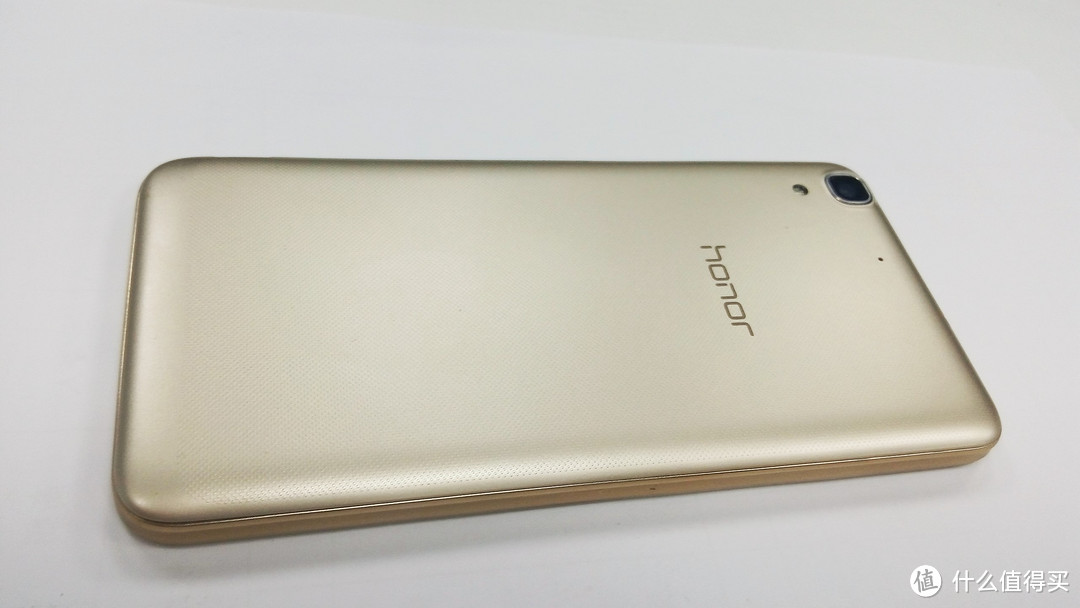 晒一晒家人在用的手机 篇一:父亲的 huawei 华为 4a 金色 三网通智能