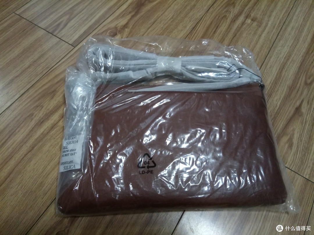 一次略遗憾的购物——FOSSIL Sydney Top Zip 棕色 斜挎包 开箱