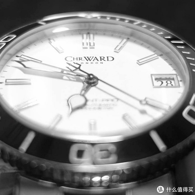 christopher ward 的COSC认证五日限量 潜水表