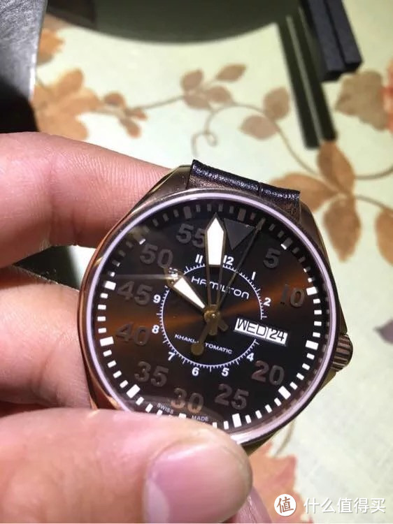 土豪金就要金到底:手表小白的 汉密尔顿 H64445595 换表带之旅