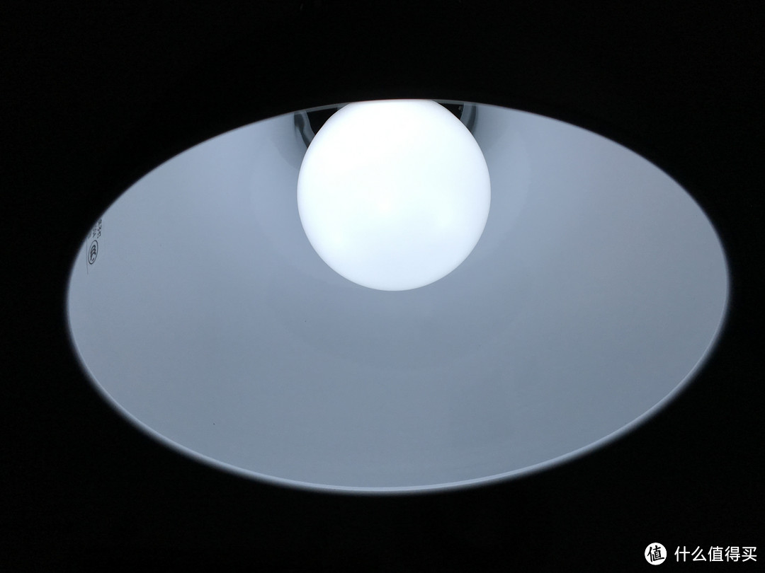 简约的工作台灯:IKEA 宜家 特提亚 台灯