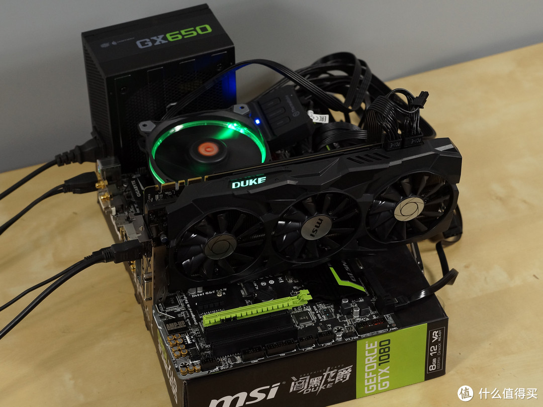 微星GTX1080暗黑龙爵 显卡也要1680万色光芒