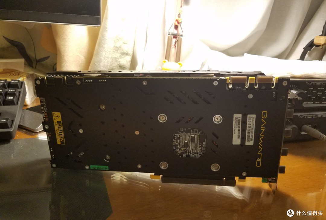 可以买到的最短的双扇 GAINWARD 耕升 GTX 1070 显卡 开箱+简单测试