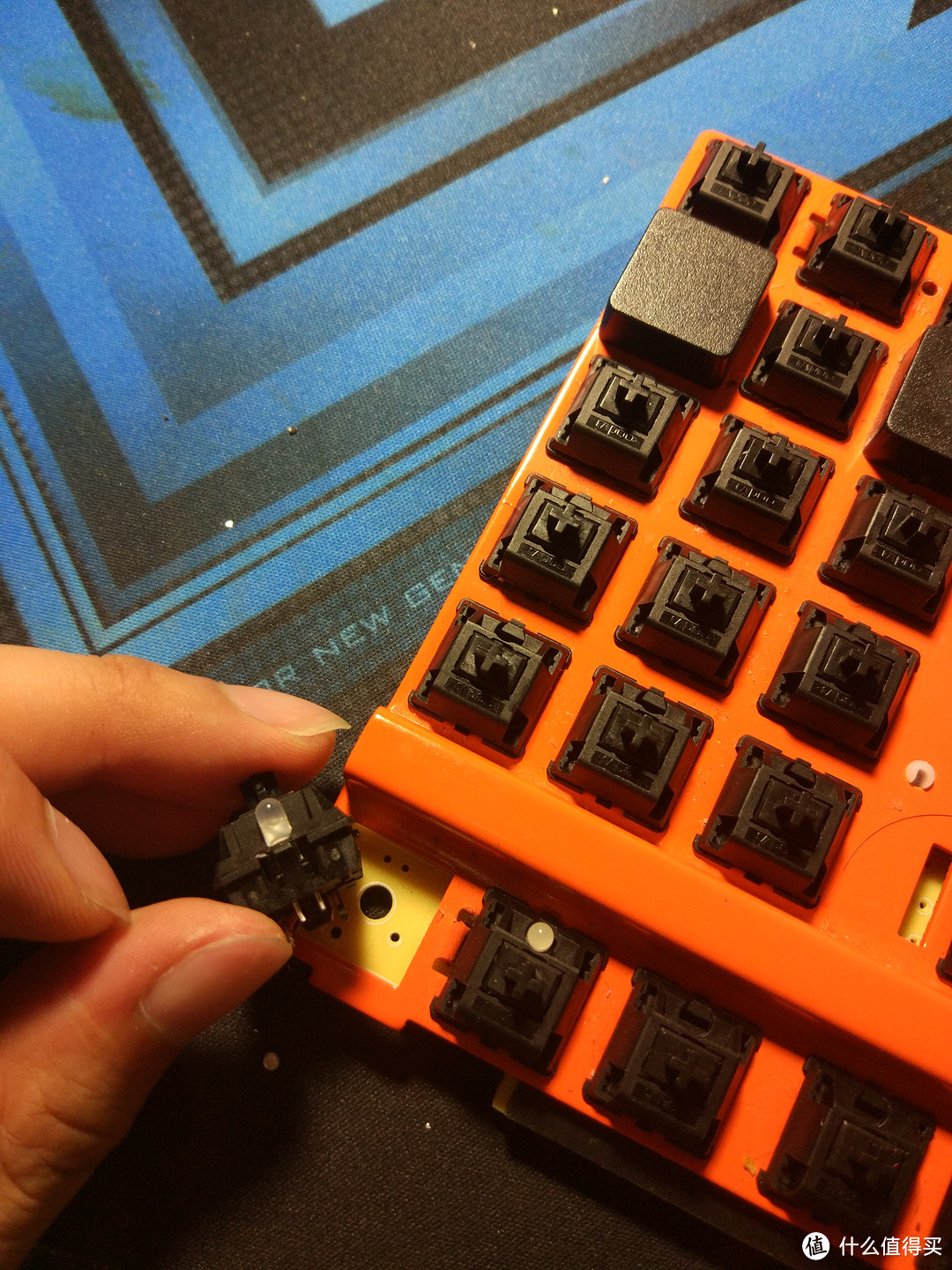 #原创新人# 一个理科男的工科梦——Rapoo 雷柏 V500 键盘 换轴&喷漆&键帽浸染&加灯改造过程