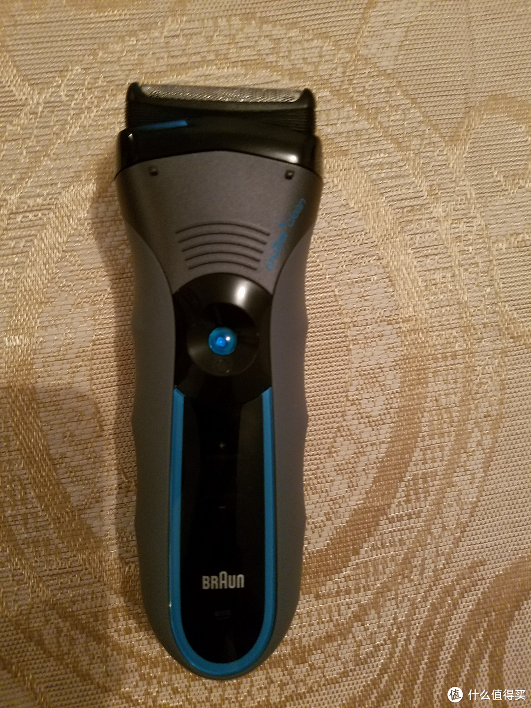 我的第一款电动剃须产品——BRAUN 博朗 cruZer6 剃须刀 开箱及使用测评