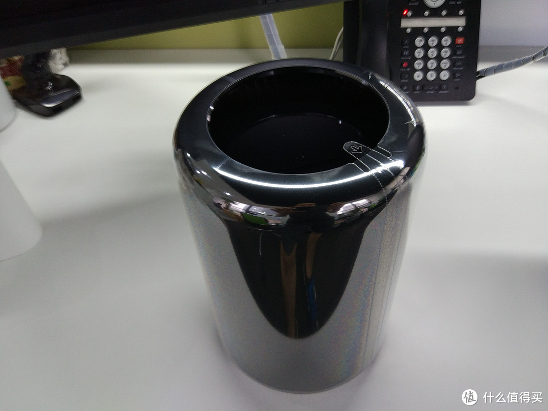 一只苹果外带全家桶 — Ｍac Pro工作站 开箱