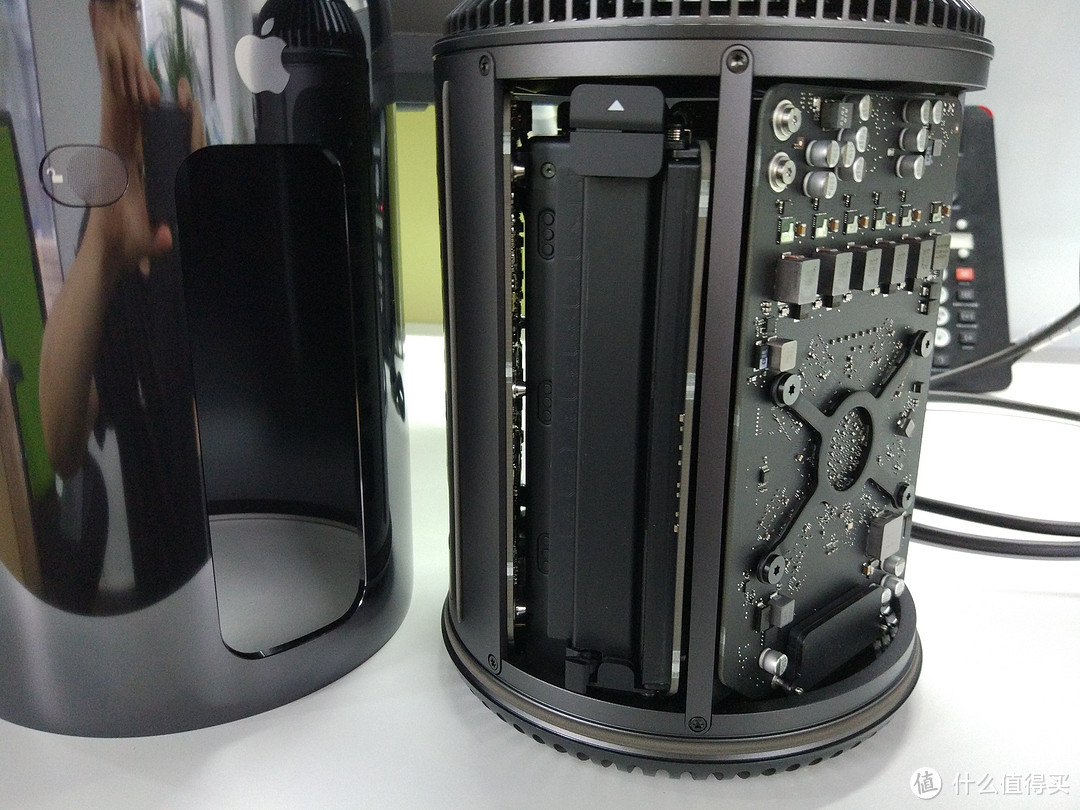 一只苹果外带全家桶 — Ｍac Pro工作站 开箱