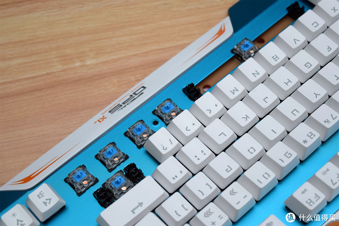 从宜博电竞馆吸引过来的产物——E-3LUE 宜博 K729 机械键盘 开箱分享