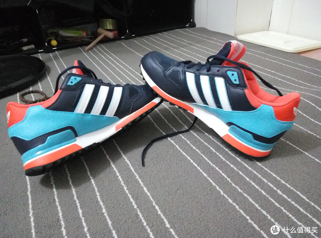 #原创新人# Adidas 阿迪达斯 三叶草 ZX750 经典休闲鞋 晒单