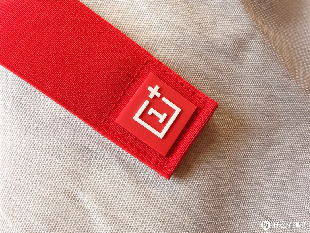 #原创新人# 简约时尚风：OnePlus 一加 旅行双肩包 晒单
