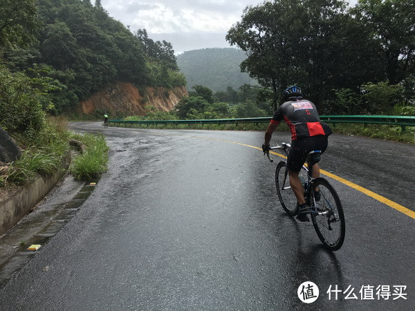 记金华雨中爬坡赛，业余骑行比赛那些事儿