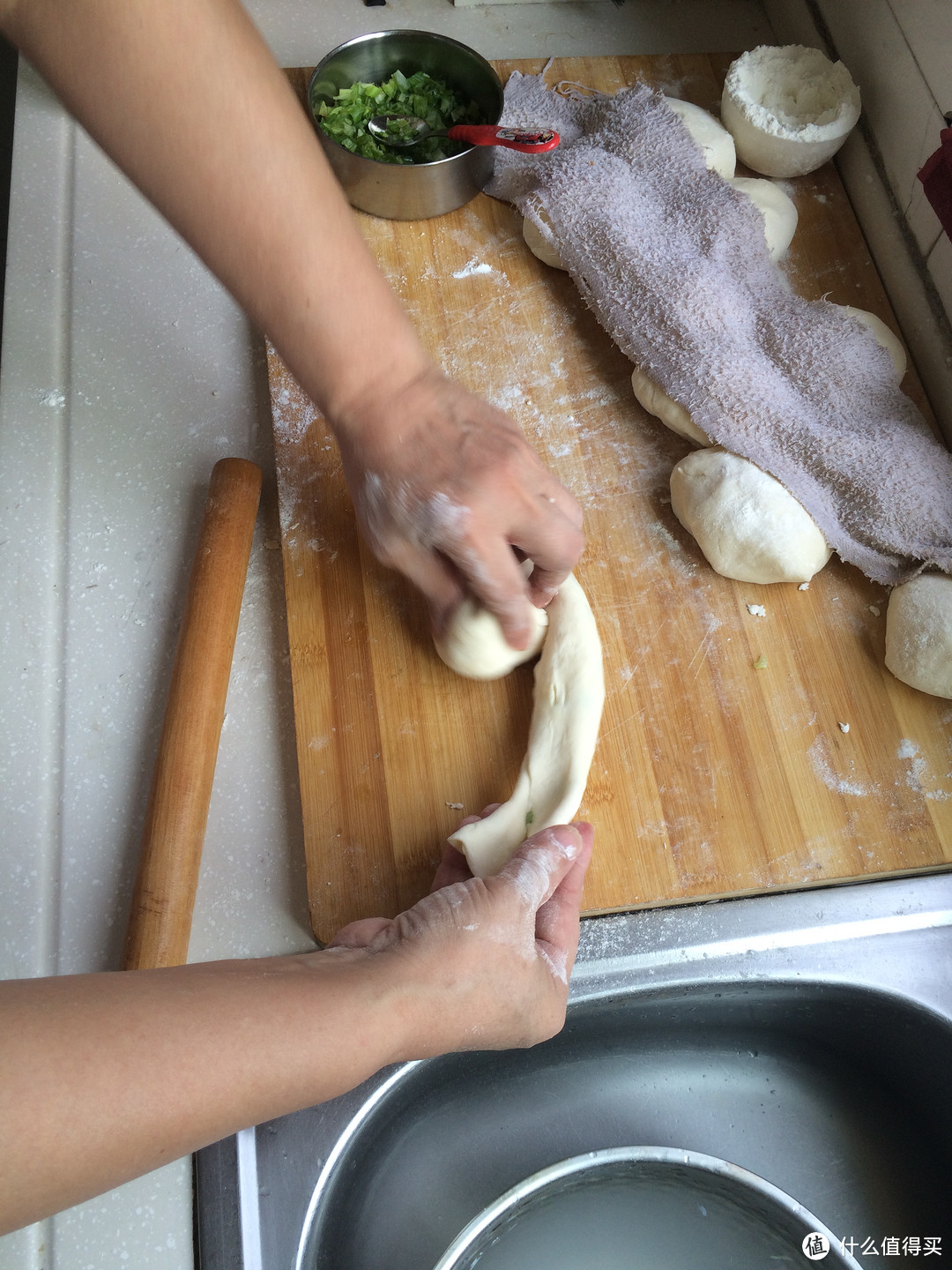 家常葱油饼的制作分享