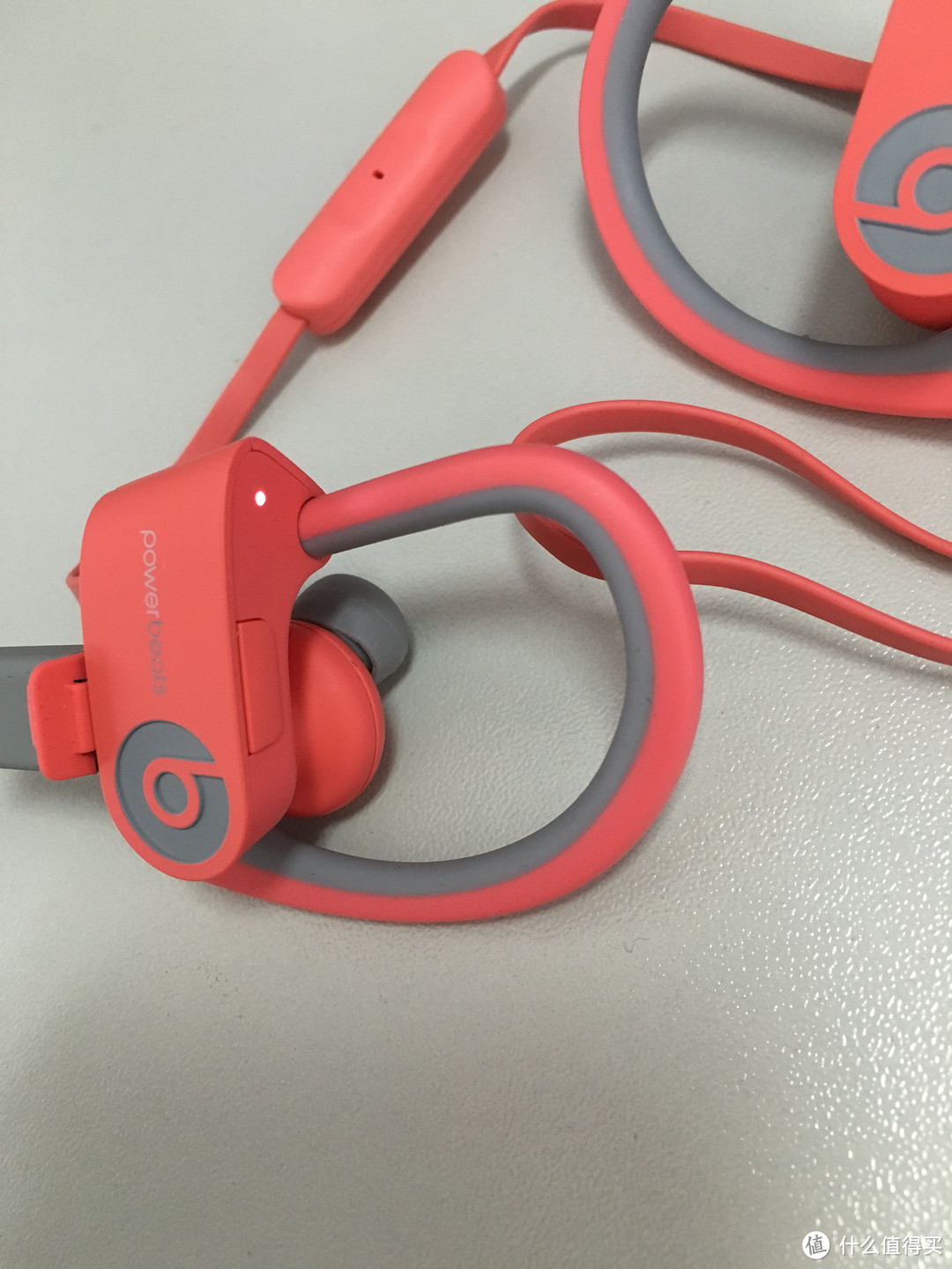 潮流配饰还是运动装备？——骚粉的Beats Powerbeats2 Wireless 入耳式耳机 购买及体验