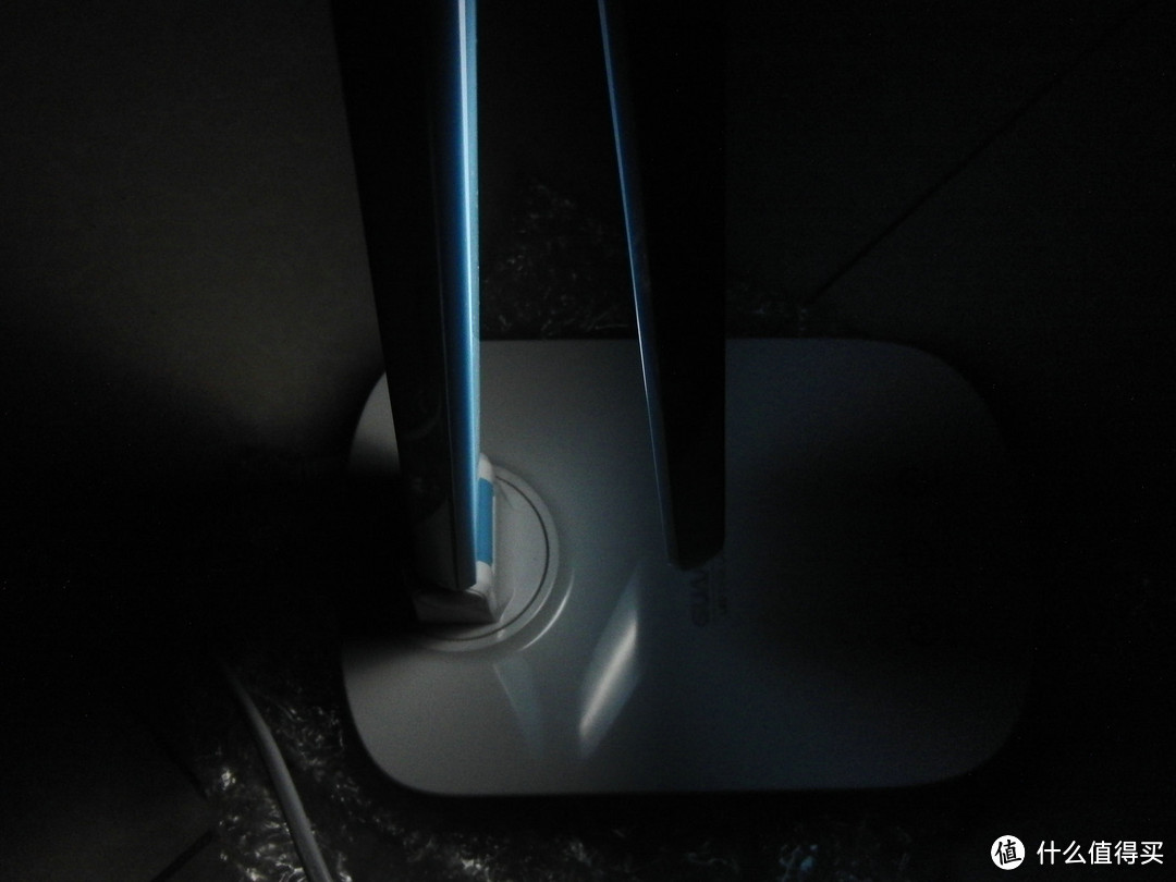 黑暗中的一抹光 — 冠雅 LA-F228 LED台灯 开箱试用