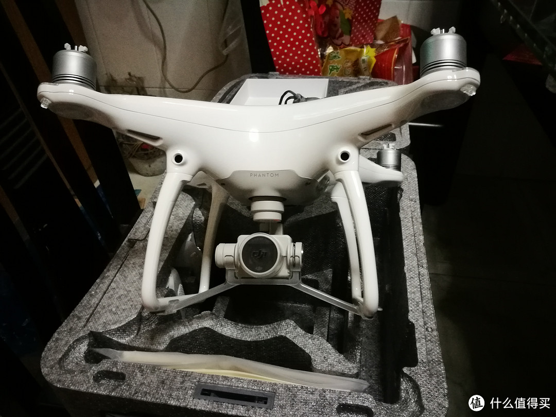 今日实现了儿时的一个梦想：DJI 大疆 精灵4 航拍机 初体验