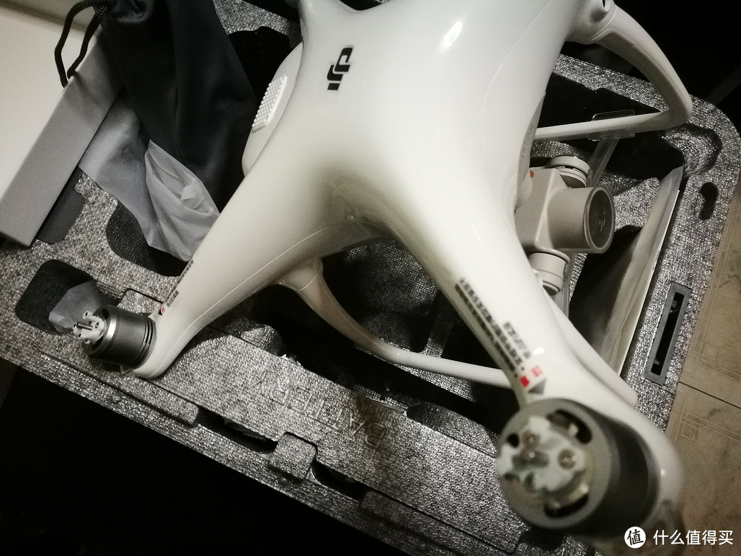 今日实现了儿时的一个梦想：DJI 大疆 精灵4 航拍机 初体验