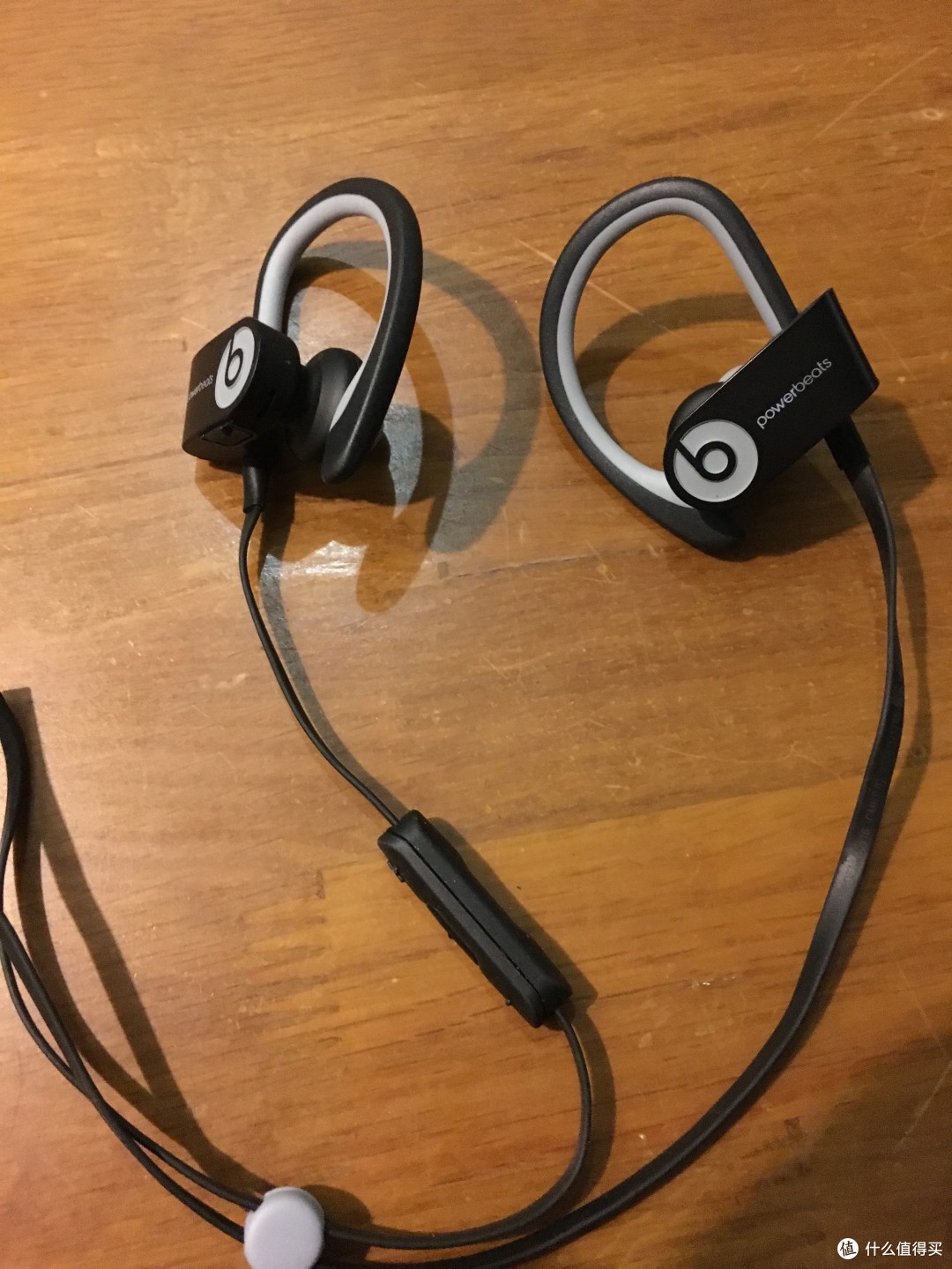 plantronics 缤特力 BackBeat FIT 耳机对比Beats Powerbeats2 Wireless