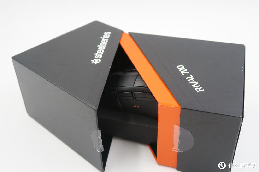 钢厂新品,带显示屏的游戏鼠标SteelSeries Rival 700