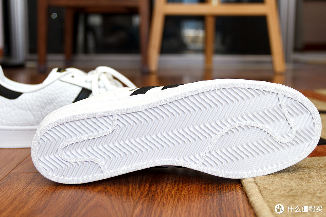一双不一样的三叶草——adidas 阿迪达斯 金标蛇纹贝壳头 男鞋