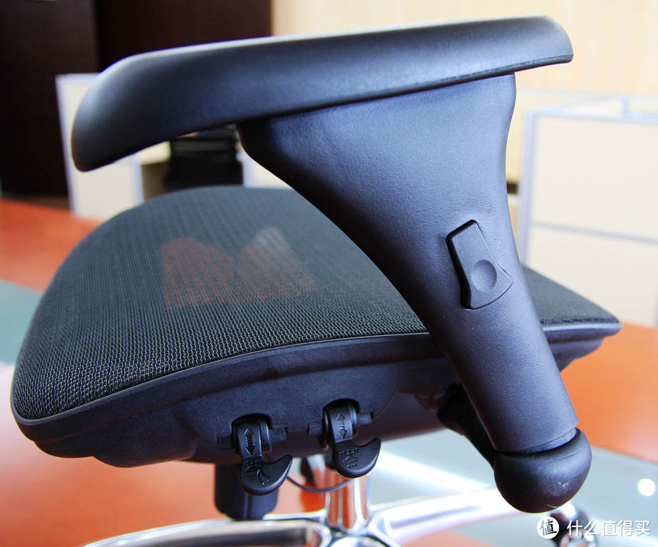 我的第一把人体工学椅：松林 享耀家 F8 使用感受