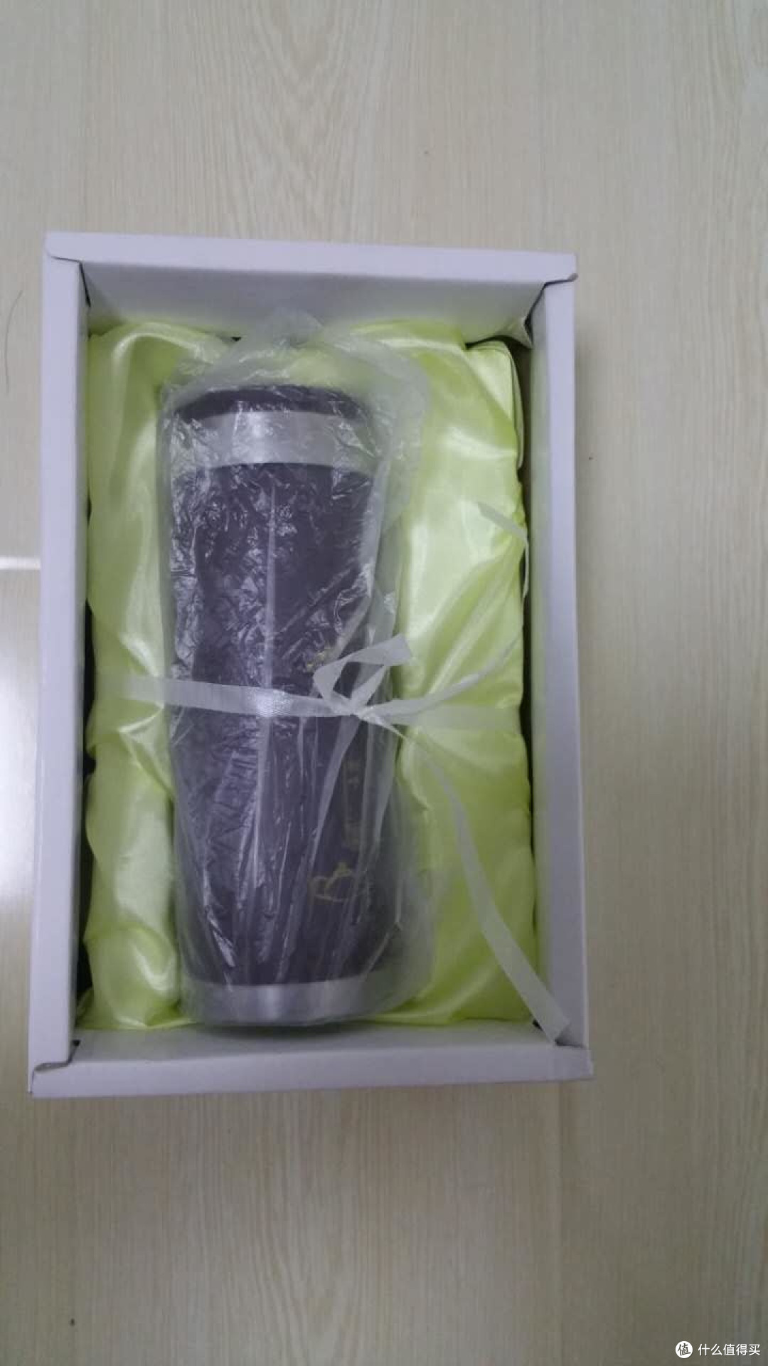 张大妈家推荐的保温杯与某品牌搞活动送的保温杯的不对称对比