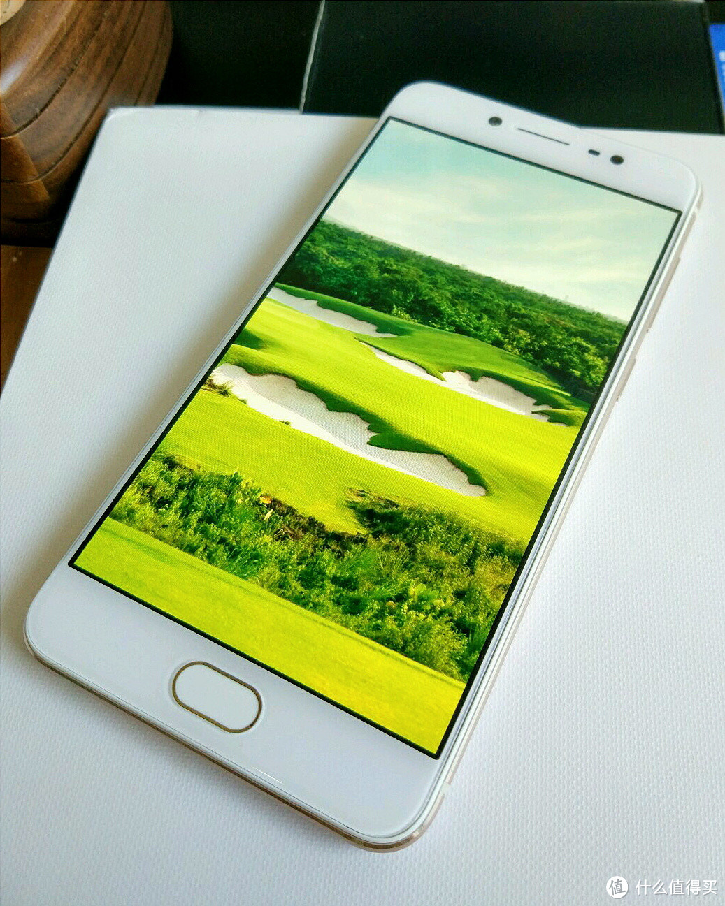 五个妹子玩自拍:vivo X7柔光自拍手机诚意测评