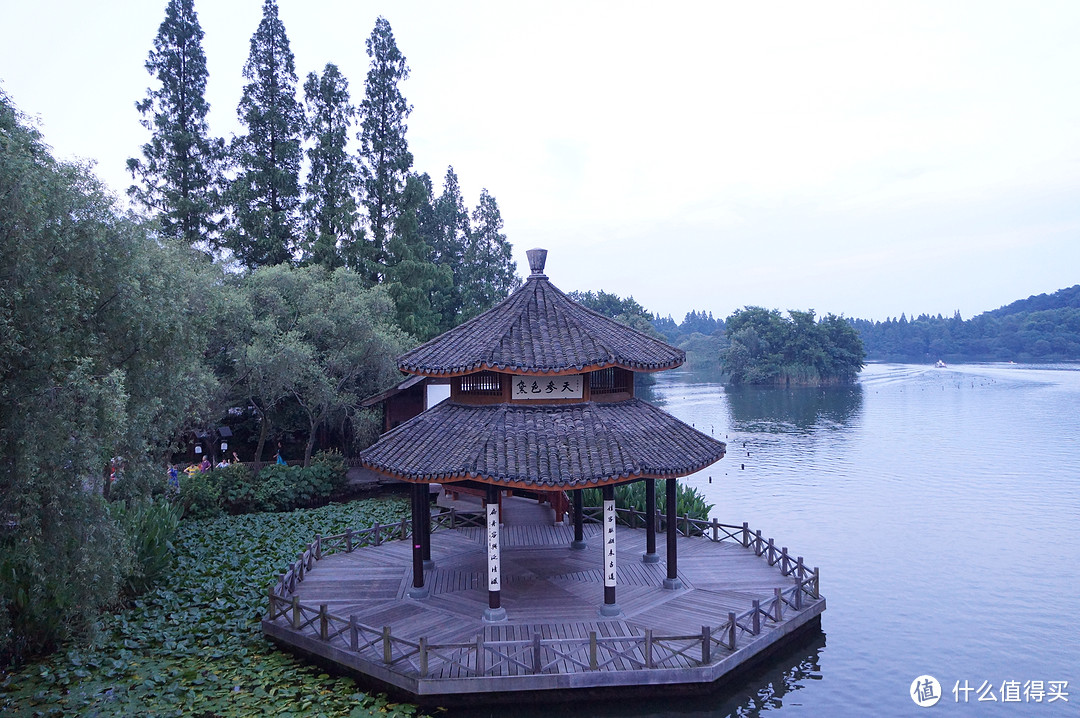 江南小镇休闲的旅行：复古乌镇和清新杭州