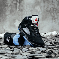老猪晒鞋 篇四：#本站首晒# NIKE 耐克 Air Jordan 5 Retro“Metallic Silver” 篮球鞋