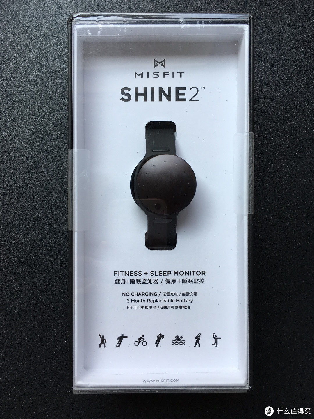  ▲刚一拿到就发现Shine 2葱手环里掉了出来，真实捏一把汗啊！