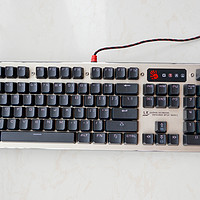 双飞燕B840轴机械键盘使用体验(驱动|指示灯|手感|外观)