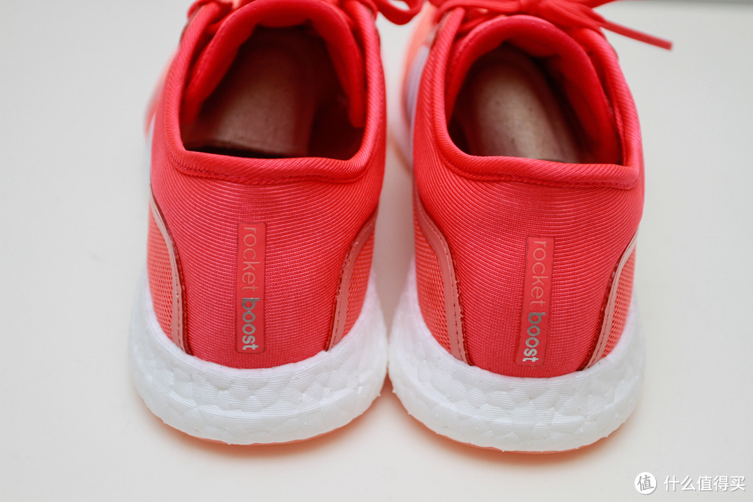 超级轻爽超级清风：adidas 女子清风系列 BOOST 跑步鞋