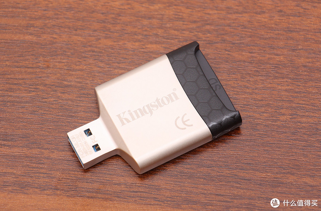 好马配好鞍：两款 USB 3.0 SD 读卡器 对比简测