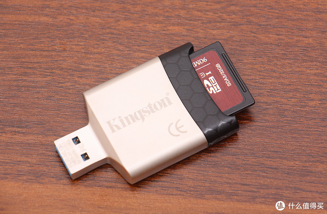 好马配好鞍：两款 USB 3.0 SD 读卡器 对比简测