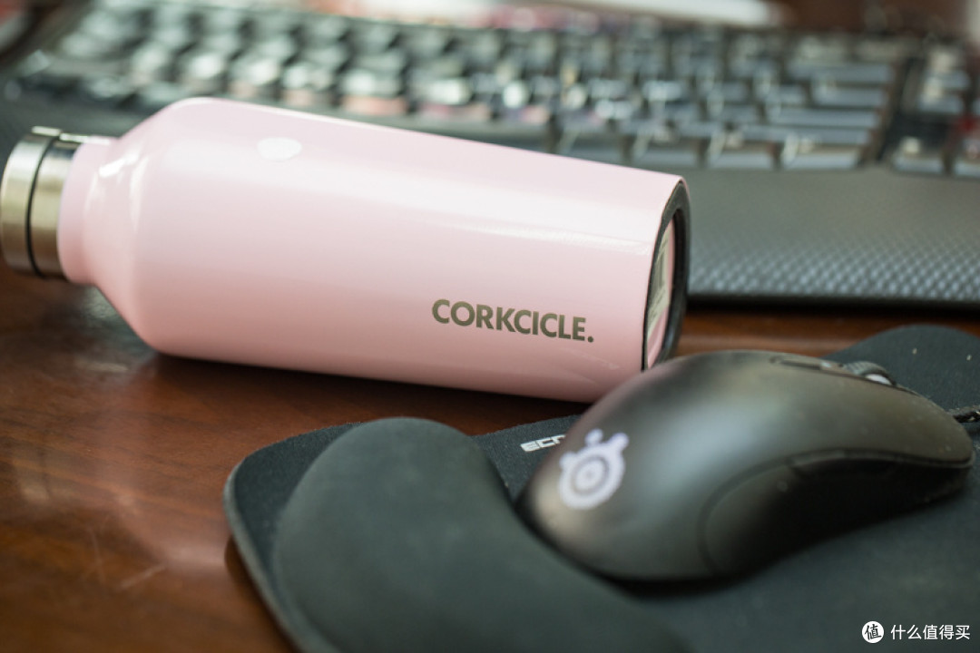 美潮冲上来一只铁瓶:corkcicle保温杯